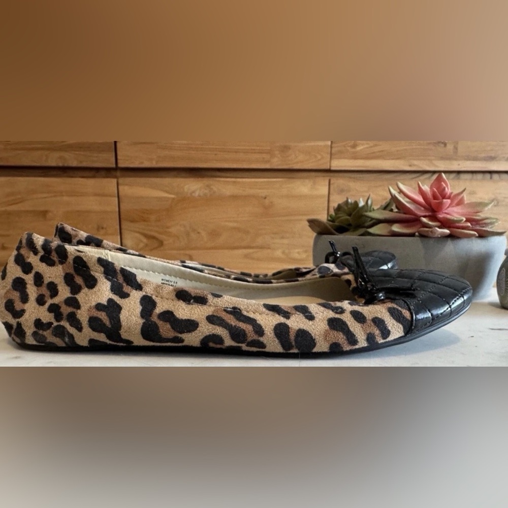 Old Navy Leopard Print Flats with Black Cap Toe Size 9